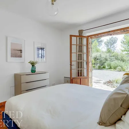 Villa Tranquil 5-bedroom Stone With Private Pool Callas