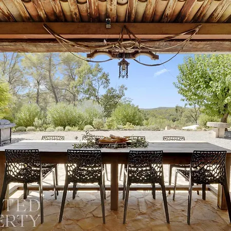 Tranquil 5-bedroom Stone With Private Pool Callas